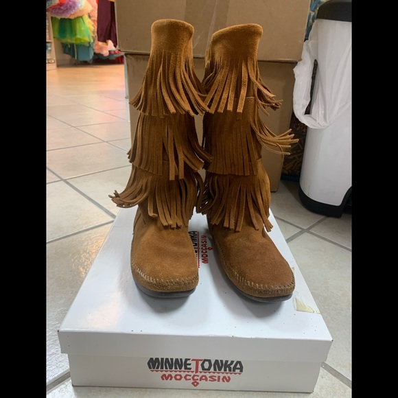 Women’s Size 9 Minnetonka Calf Hi 3-Layer brown Fringe Boots - Picture 1 of 8